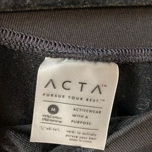 Acta cropped long sleeve sweatshirt